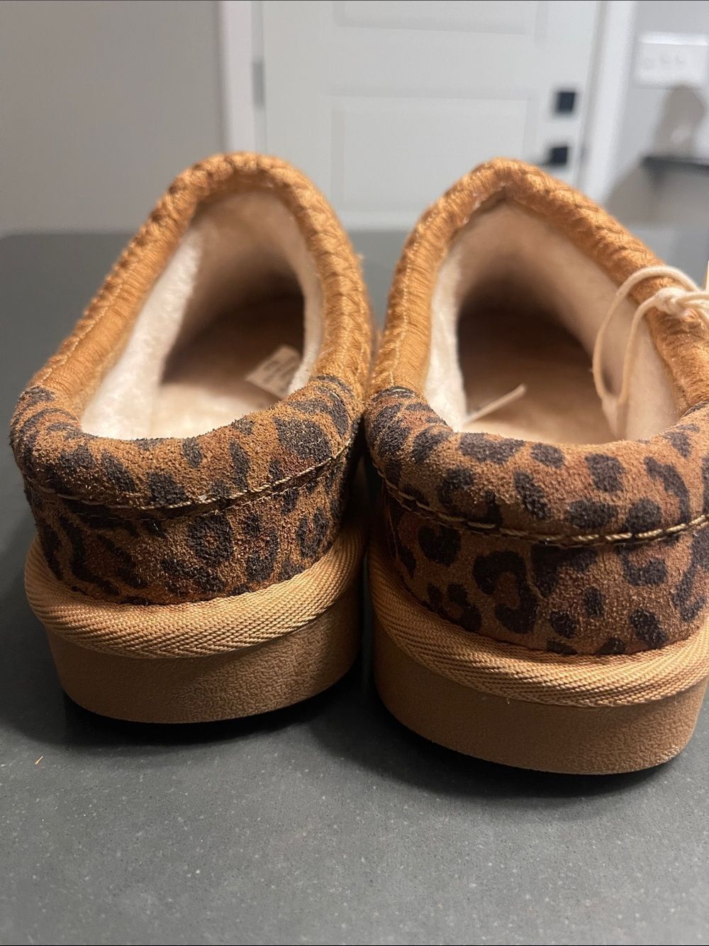 Size 8 - Cushionaire Leopard Print Women’s Slip-On Slippers in Brown - Picture 7 of 14